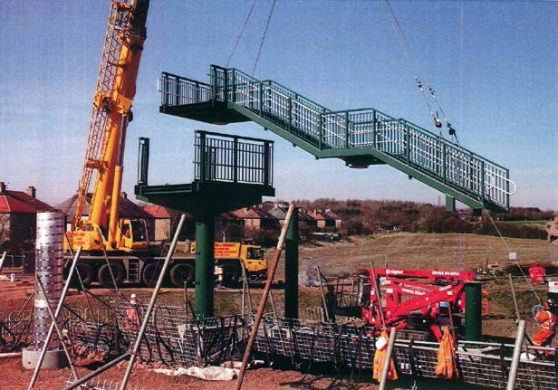 Instalación de escaleras en vía ferroviaria