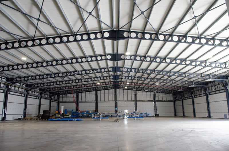 Nave industrial con techo de vigas alveolares celulares en acero bogota colombia. Montajes, Ingeniería y Construcción. MIC SAS. Nave industrial con techo de vigas alveolares celulares en acero bogota colombia. Montajes, Ingeniería y Construcción. MIC SAS.