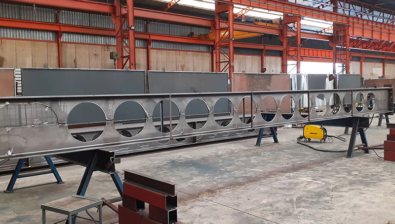 Vigas alveolares celulares acero en proceso fabricacion taller bogota colombia. Montajes, Ingeniería y Construcción. MIC SAS. Vigas alveolares celulares acero en proceso fabricacion taller bogota colombia. Montajes, Ingeniería y Construcción. MIC SAS.