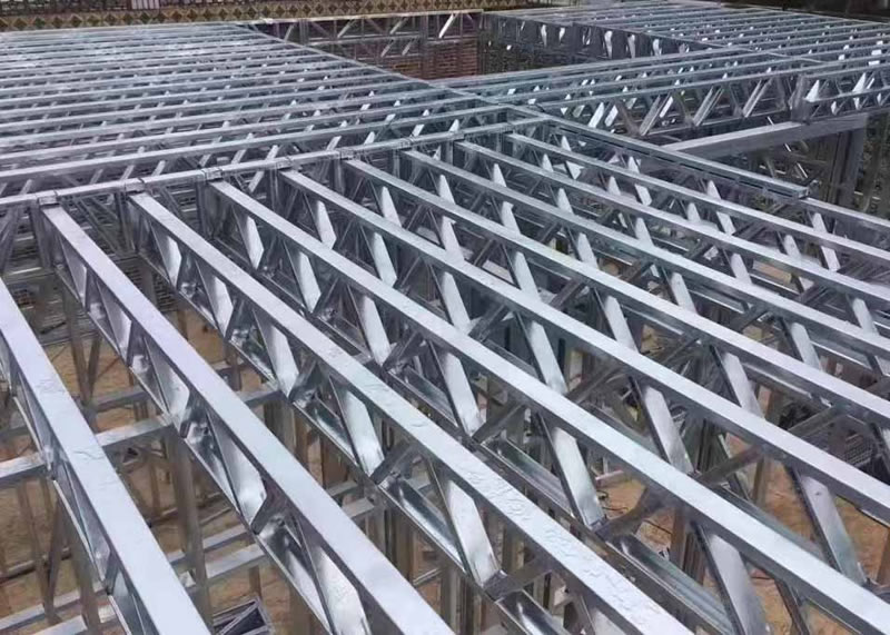 Vigas reticulares de acero galvanizado para entrepiso en obra en Bogotá Colombia. Montajes, Ingeniería y Construcción. MIC SAS. Vigas reticulares de acero galvanizado para entrepiso en obra en Bogotá Colombia. Montajes, Ingeniería y Construcción. MIC SAS.