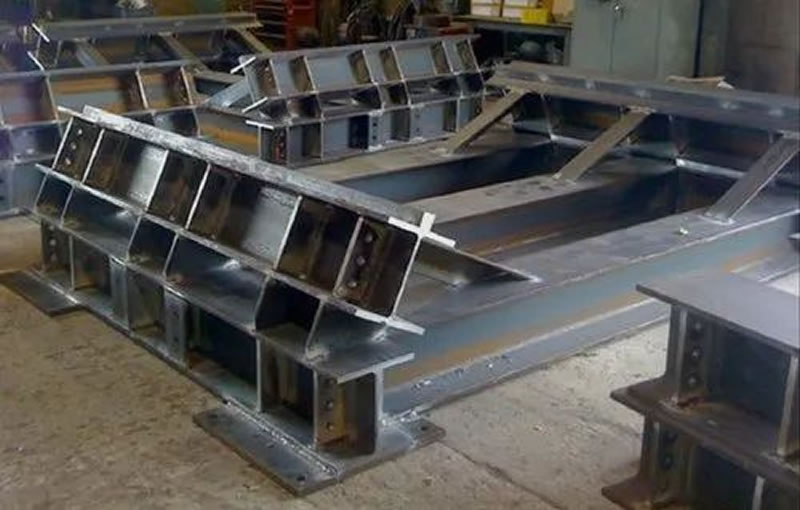 Vigas acero armadas personalizadas para estructuras especiales en bogota colombia. Montajes, Ingeniería y Construcción. MIC SAS. Vigas acero armadas personalizadas para estructuras especiales en bogota colombia. Montajes, Ingeniería y Construcción. MIC SAS.