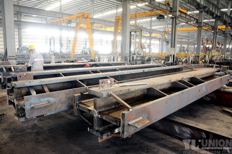 Vigas acero grandes fabricadas a medida para proyectos especiales en bogota colombia. Montajes, Ingeniería y Construcción. MIC SAS. Vigas acero grandes fabricadas a medida para proyectos especiales en bogota colombia. Montajes, Ingeniería y Construcción. MIC SAS.