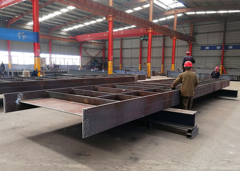 Vigas metalicas armadas en fabricacion para proyectos especiales en bogota colombia. Montajes, Ingeniería y Construcción. MIC SAS. Vigas metalicas armadas en fabricacion para proyectos especiales en bogota colombia. Montajes, Ingeniería y Construcción. MIC SAS.