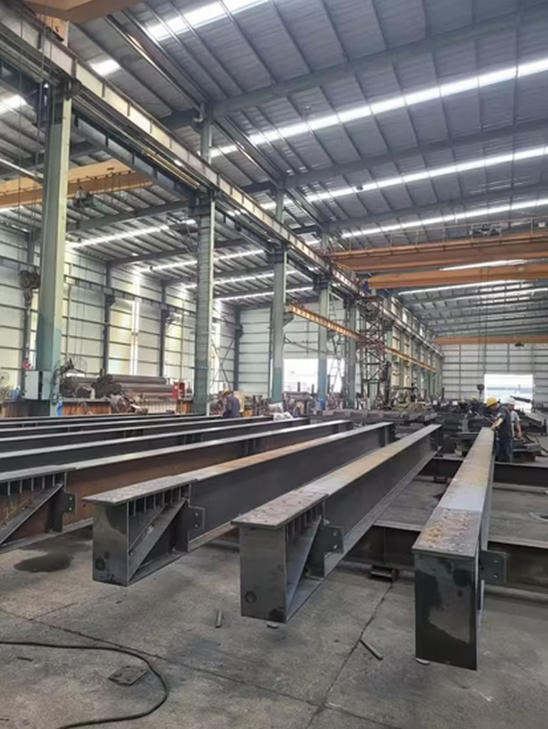Inspeccion de calidad de vigas metalicas fabricadas en planta en Bogotá, Colombia. Montajes, Ingeniería y Construcción. MIC SAS. Inspeccion de calidad de vigas metalicas fabricadas en planta en Bogotá, Colombia. Montajes, Ingeniería y Construcción. MIC SAS.