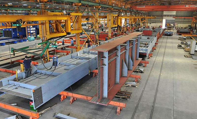 Fabricacion vigas acero geometrias complejas taller proyectos especiales en bogota colombia. Montajes, Ingeniería y Construcción. MIC SAS. Fabricacion vigas acero geometrias complejas taller proyectos especiales en bogota colombia. Montajes, Ingeniería y Construcción. MIC SAS.
