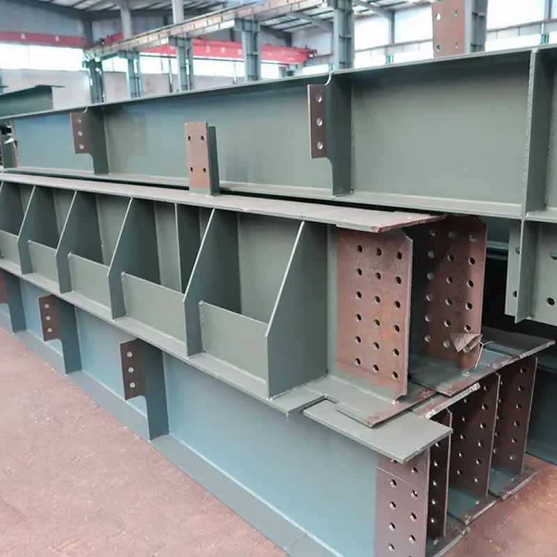 Vigas armadas con componentes únicos y placas de conexión en Bogotá, Colombia. Montajes, Ingeniería y Construcción. MIC SAS. Vigas armadas con componentes únicos y placas de conexión en Bogotá, Colombia. Montajes, Ingeniería y Construcción. MIC SAS.