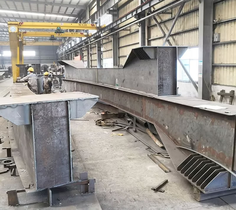 Vigas para proyectos especiales con componentes únicos en fabricación en Bogotá, Colombia. Montajes, Ingeniería y Construcción. MIC SAS. Vigas para proyectos especiales con componentes únicos en fabricación en Bogotá, Colombia. Montajes, Ingeniería y Construcción. MIC SAS.