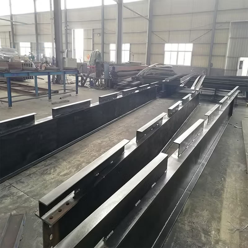 Vigas personalizadas y componentes únicos en proceso de fabricación en Bogotá, Colombia. Montajes, Ingeniería y Construcción. MIC SAS. Vigas personalizadas y componentes únicos en proceso de fabricación en Bogotá, Colombia. Montajes, Ingeniería y Construcción. MIC SAS.