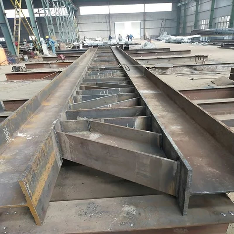 Fabricación de vigas metálicas armadas para proyectos especiales en Bogotá Colombia. Montajes, Ingeniería y Construcción. MIC SAS. Fabricación de vigas metálicas armadas para proyectos especiales en Bogotá Colombia. Montajes, Ingeniería y Construcción. MIC SAS.