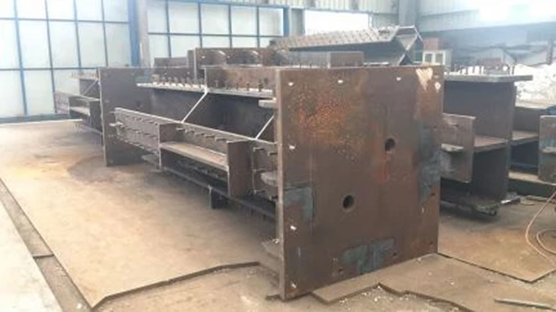 Viga de acero fabricada a medida para un proyecto especial en Bogotá Colombia. Montajes, Ingeniería y Construcción. MIC SAS. Viga de acero fabricada a medida para un proyecto especial en Bogotá Colombia. Montajes, Ingeniería y Construcción. MIC SAS.