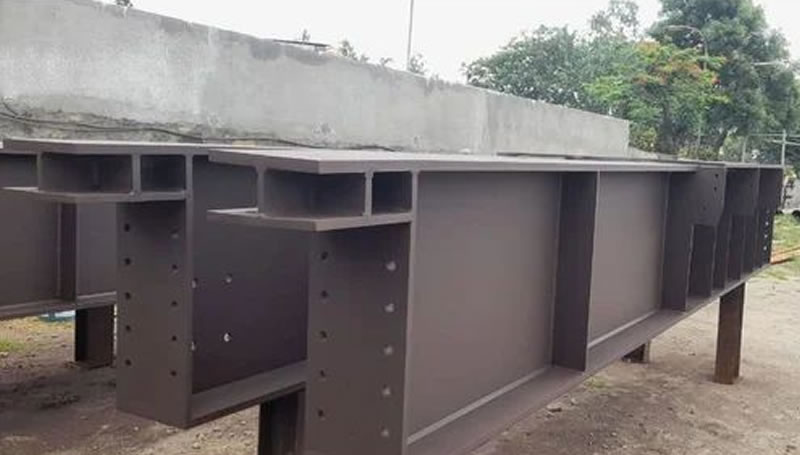 Viga metálica fabricada con pintura para proyectos especiales en Bogotá Colombia. Montajes, Ingeniería y Construcción. MIC SAS. Viga metálica fabricada con pintura para proyectos especiales en Bogotá Colombia. Montajes, Ingeniería y Construcción. MIC SAS.