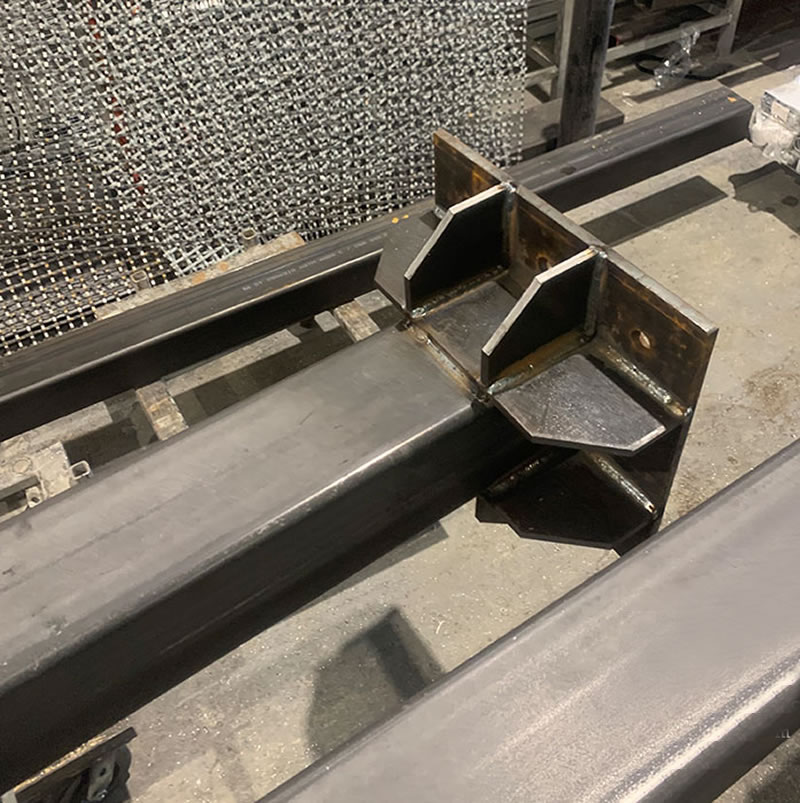 Viga personalizada fabricada con acero para proyectos especiales en Bogotá Colombia. Montajes, Ingeniería y Construcción. MIC SAS. Viga personalizada fabricada con acero para proyectos especiales en Bogotá Colombia. Montajes, Ingeniería y Construcción. MIC SAS.
