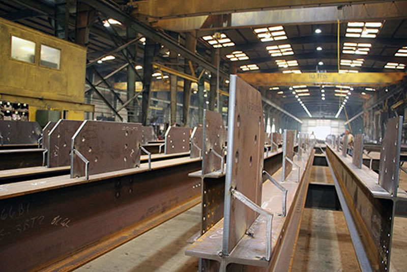 Vigas armadas especiales acero estructural fabricación en Bogotá Colombia. Montajes, Ingeniería y Construcción. MIC SAS. Vigas armadas especiales acero estructural fabricación en Bogotá Colombia. Montajes, Ingeniería y Construcción. MIC SAS.