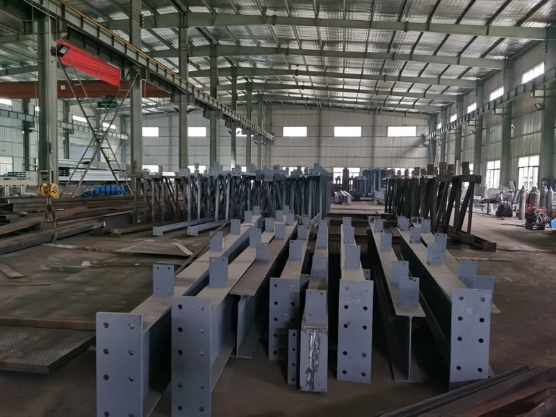 Fabricacion vigas acero dfma con placas union para ensamblaje en Bogota, Colombia. Montajes, Ingeniería y Construcción. MIC SAS. Fabricacion vigas acero dfma con placas union para ensamblaje en Bogota, Colombia. Montajes, Ingeniería y Construcción. MIC SAS.