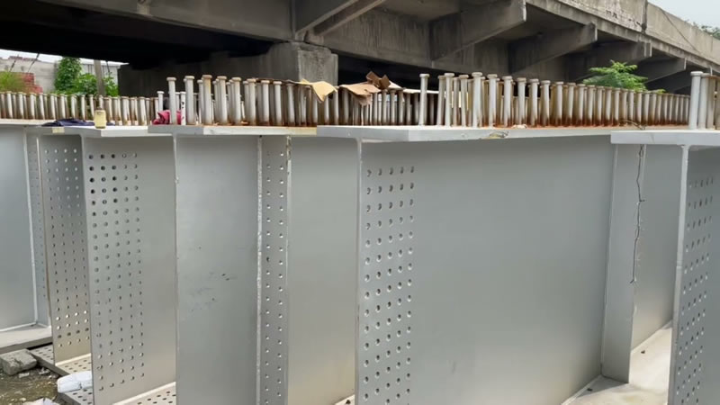 Vigas acero dfma con uniones atornilladas para ensamblaje simplificado en Bogota, Colombia. Montajes, Ingeniería y Construcción. MIC SAS. Vigas acero dfma con uniones atornilladas para ensamblaje simplificado en Bogota, Colombia. Montajes, Ingeniería y Construcción. MIC SAS.