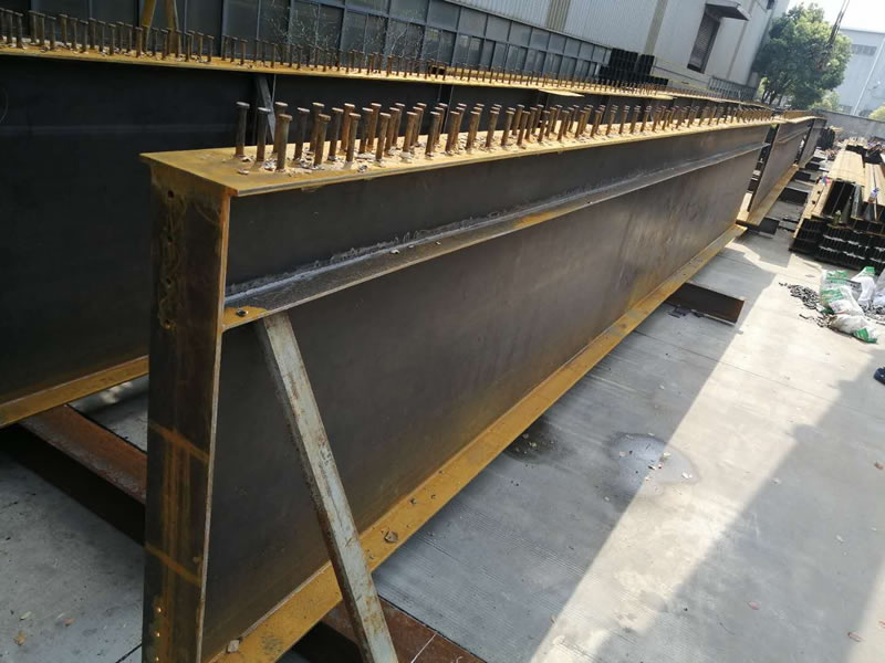 Vigas acero prefabricadas con conectores dfma para montaje en Bogota, Colombia. Montajes, Ingeniería y Construcción. MIC SAS. Vigas acero prefabricadas con conectores dfma para montaje en Bogota, Colombia. Montajes, Ingeniería y Construcción. MIC SAS.