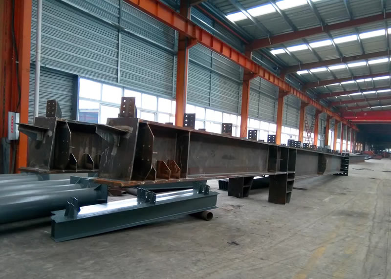 Fabricacion de vigas metalicas prefabricadas en acero en taller en Bogotá, Colombia. Montajes, Ingeniería y Construcción. MIC SAS. Fabricacion de vigas metalicas prefabricadas en acero en taller en Bogotá, Colombia. Montajes, Ingeniería y Construcción. MIC SAS.