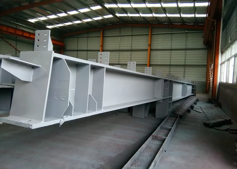 Viga metalica de acero prefabricada personalizada en taller para Bogotá, Colombia. Montajes, Ingeniería y Construcción. MIC SAS. Viga metalica de acero prefabricada personalizada en taller para Bogotá, Colombia. Montajes, Ingeniería y Construcción. MIC SAS.