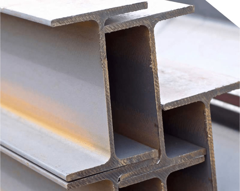 Vigas de acero estructural prefabricadas apiladas para construccion en Bogotá, Colombia. Montajes, Ingeniería y Construcción. MIC SAS. Vigas de acero estructural prefabricadas apiladas para construccion en Bogotá, Colombia. Montajes, Ingeniería y Construcción. MIC SAS.