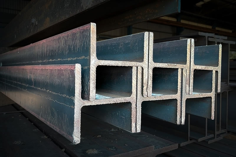 Vigas de acero estructural prefabricadas en taller para proyectos en Bogotá, Colombia. Montajes, Ingeniería y Construcción. MIC SAS. Vigas de acero estructural prefabricadas en taller para proyectos en Bogotá, Colombia. Montajes, Ingeniería y Construcción. MIC SAS.
