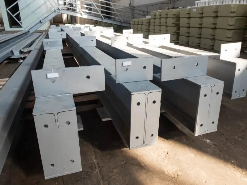 Vigas metalicas armadas y prefabricadas en acero listas en taller en Bogotá, Colombia. Montajes, Ingeniería y Construcción. MIC SAS. Vigas metalicas armadas y prefabricadas en acero listas en taller en Bogotá, Colombia. Montajes, Ingeniería y Construcción. MIC SAS.