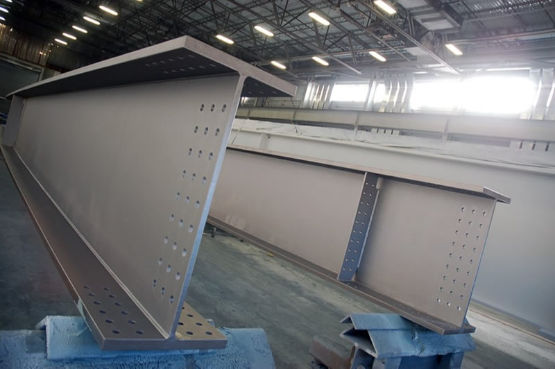Vigas metalicas fabricadas con perforacion cnc acabado planta en Bogotá, Colombia. Montajes, Ingeniería y Construcción. MIC SAS. Vigas metalicas fabricadas con perforacion cnc acabado planta en Bogotá, Colombia. Montajes, Ingeniería y Construcción. MIC SAS.