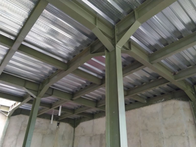 Estructura de acero con vigas prefabricadas y cubierta metálica en Bogotá Colombia. Montajes, Ingeniería y Construcción. MIC SAS. Estructura de acero con vigas prefabricadas y cubierta metálica en Bogotá Colombia. Montajes, Ingeniería y Construcción. MIC SAS.