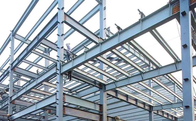 Montaje de estructuras metálicas con vigas prefabricadas en acero en Bogotá Colombia. Montajes, Ingeniería y Construcción. MIC SAS. Montaje de estructuras metálicas con vigas prefabricadas en acero en Bogotá Colombia. Montajes, Ingeniería y Construcción. MIC SAS.