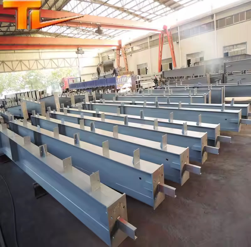 Múltiples vigas prefabricadas de acero listas para montaje en Bogotá Colombia. Montajes, Ingeniería y Construcción. MIC SAS. Múltiples vigas prefabricadas de acero listas para montaje en Bogotá Colombia. Montajes, Ingeniería y Construcción. MIC SAS.