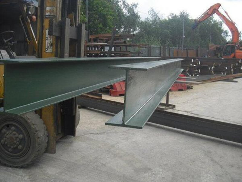 Viga prefabricada acero estructural transportada para montaje en Bogotá Colombia. Montajes, Ingeniería y Construcción. MIC SAS. Viga prefabricada acero estructural transportada para montaje en Bogotá Colombia. Montajes, Ingeniería y Construcción. MIC SAS.