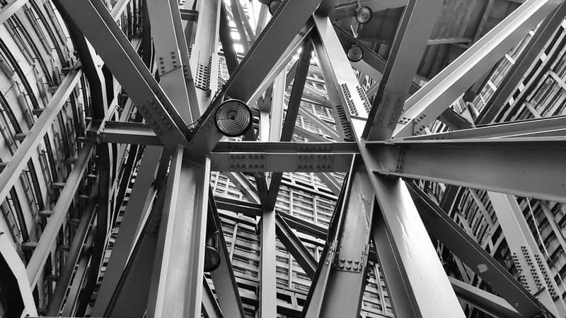 Vigas metálicas prefabricadas y sus conexiones en estructura compleja en Bogotá Colombia. Montajes, Ingeniería y Construcción. MIC SAS. Vigas metálicas prefabricadas y sus conexiones en estructura compleja en Bogotá Colombia. Montajes, Ingeniería y Construcción. MIC SAS.