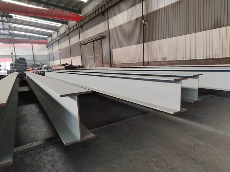 Vigas prefabricadas de acero con acabado final para estructuras en Bogotá Colombia. Montajes, Ingeniería y Construcción. MIC SAS. Vigas prefabricadas de acero con acabado final para estructuras en Bogotá Colombia. Montajes, Ingeniería y Construcción. MIC SAS.