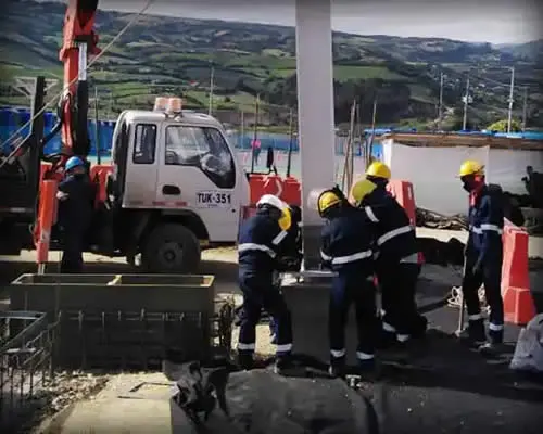 Ingeniería y cálculo estructural para el diseño y construcción de canopys, plataformas y escaleras industriales en Bogotá, Colombia. Montajes, Ingeniería y Construcción MIC SAS.