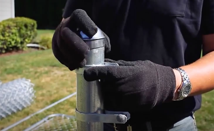 Instalación, mantenimiento y reparación de cerramientos metálicos con malla eslabonada en Bogotá, Colombia Instalación, mantenimiento y reparación de cerramientos metálicos con malla eslabonada en Bogotá, Colombia