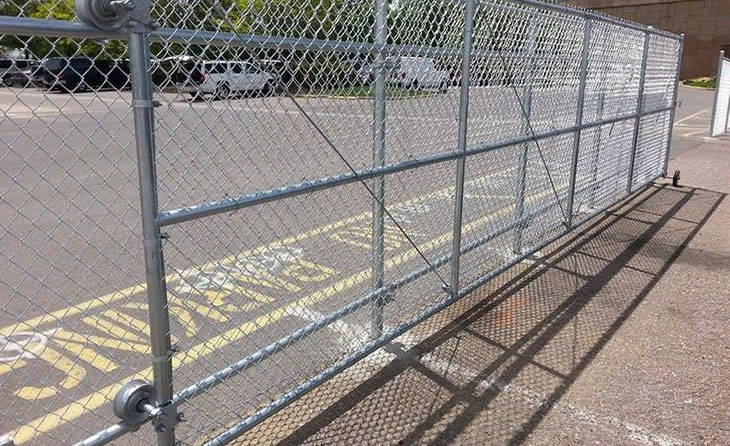 Fabricación de estructuras metálicas personalizadas para cerramientos metálicos con malla eslabonada en Bogotá, Colombia Fabricación de estructuras metálicas personalizadas para cerramientos metálicos con malla eslabonada en Bogotá, Colombia