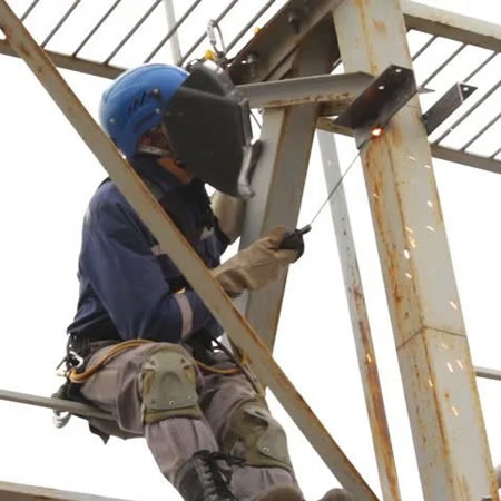 Reparación y rehabilitación de estructuras metálicas en Bogotá, Colombia. Montajes, Ingeniería y Construcción. MIC SAS.