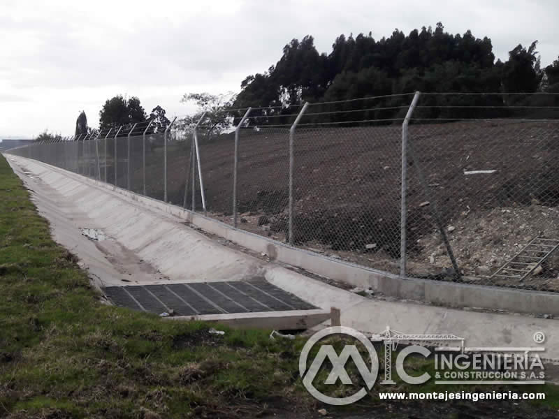 Cercamiento con mallas metálicas en Bogotá, Colombia. Montajes, Ingeniería y Construcción. MIC SAS