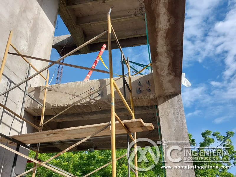 Diseño y construcción de escales metálicas para juzgados en Girardot en Cundinamarca, Colombia. Montajes, Ingeniería y Construcción. MIC SAS.
