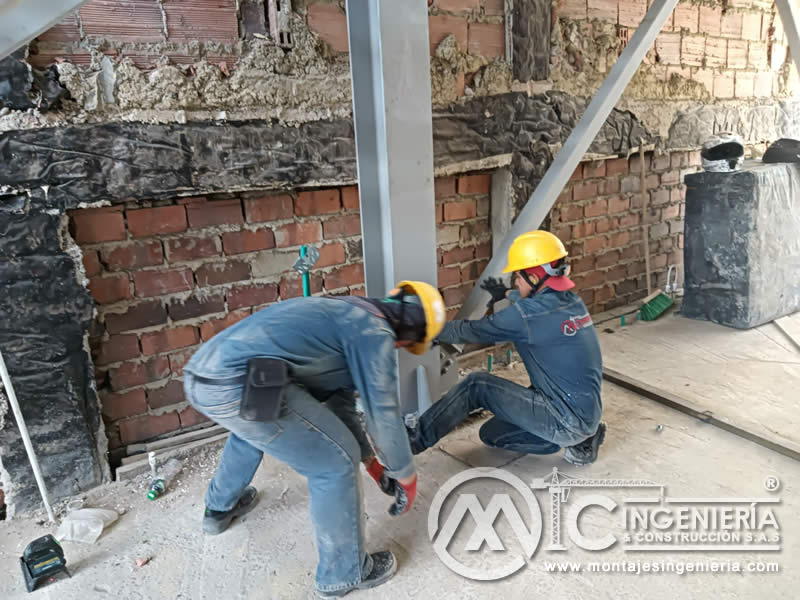 Construcción de edificios estructurales metálicos en Bogotá, Colombia. Montajes, Ingeniería y Construcción MIC SAS.