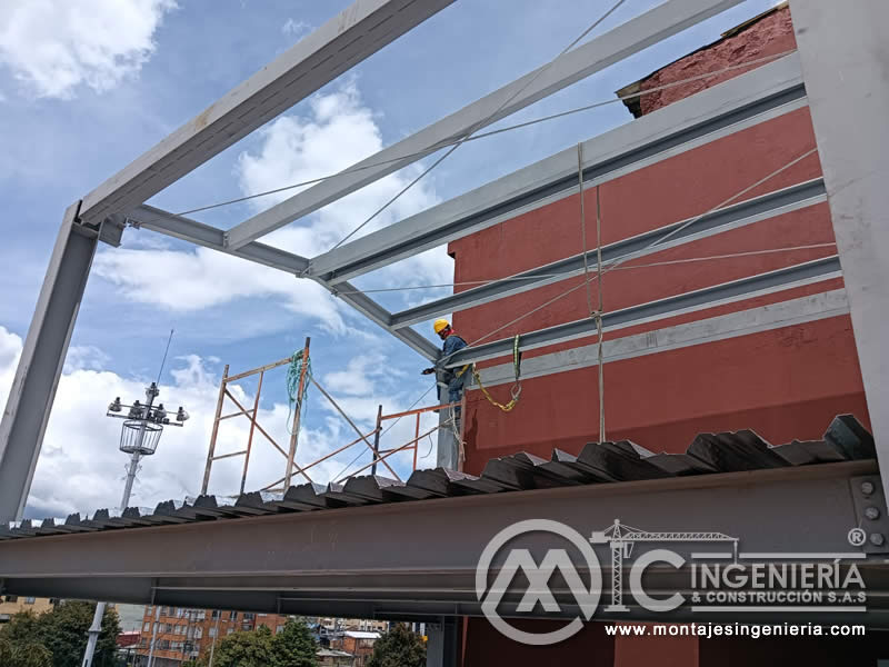 Construcción de edificios estructurales metálicos en Bogotá, Colombia. Montajes, Ingeniería y Construcción MIC SAS.