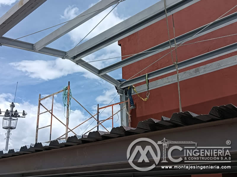 Construcción de edificios estructurales metálicos en Bogotá, Colombia. Montajes, Ingeniería y Construcción MIC SAS.