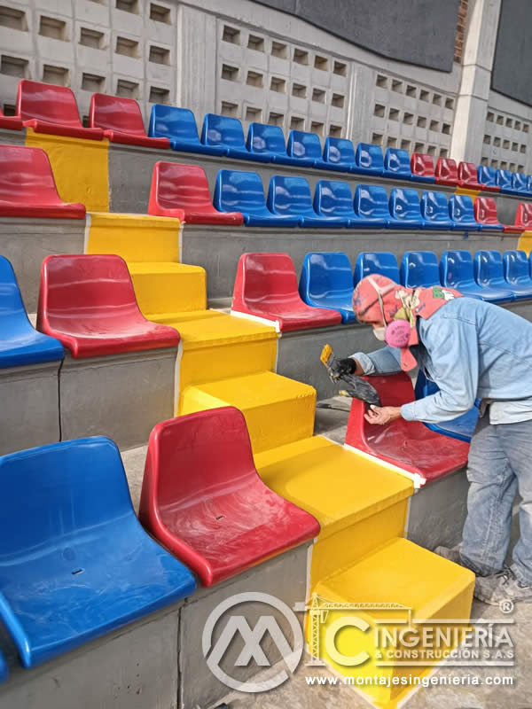 Acabados con pintura industrial sobre graderías en concreto para colegios en Bogotá, Colombia. Montajes, Ingeniería y Construcción MIC SAS. Acabados con pintura industrial sobre graderías en concreto para colegios en Bogotá, Colombia. Montajes, Ingeniería y Construcción MIC SAS.