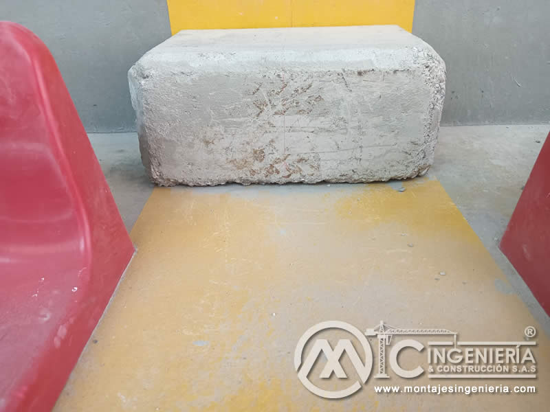 Construcción de graderías en concreto para colegio en Bogotá, Colombia. Montajes, Ingeniería y Construcción MIC SAS. Construcción de graderías en concreto para colegio en Bogotá, Colombia. Montajes, Ingeniería y Construcción MIC SAS.