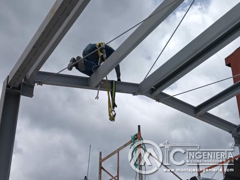 Fabricación y montaje de cubiertas metálicas para techos en edificios en Bogotá, Colombia. Montajes, Ingeniería y Construcción MIC SAS. Fabricación y montaje de cubiertas metálicas para techos en edificios en Bogotá, Colombia. Montajes, Ingeniería y Construcción MIC SAS.