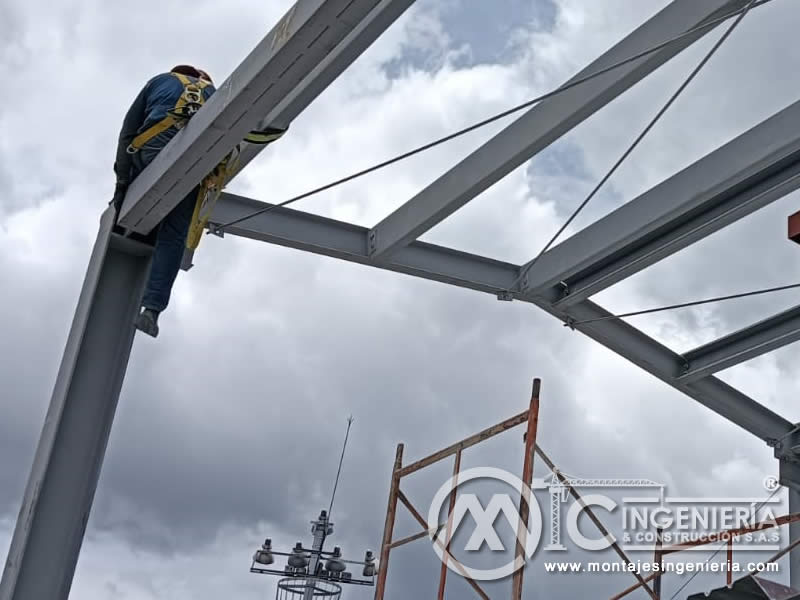 Fabricación y montaje de cubiertas metálicas para techos en edificios en Bogotá, Colombia. Montajes, Ingeniería y Construcción MIC SAS. Fabricación y montaje de cubiertas metálicas para techos en edificios en Bogotá, Colombia. Montajes, Ingeniería y Construcción MIC SAS.