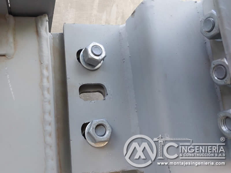 Fabricación y montaje de cubiertas metálicas para techos en edificios en Bogotá, Colombia. Montajes, Ingeniería y Construcción MIC SAS.