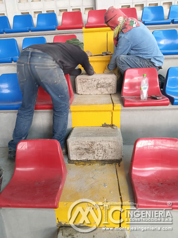 Instalación de volúmenes de concreto para graderías de colisedo en colegio en Bogotá, Colombia. Montajes, Ingeniería y Construcción MIC SAS. Instalación de volúmenes de concreto para graderías de colisedo en colegio en Bogotá, Colombia. Montajes, Ingeniería y Construcción MIC SAS.