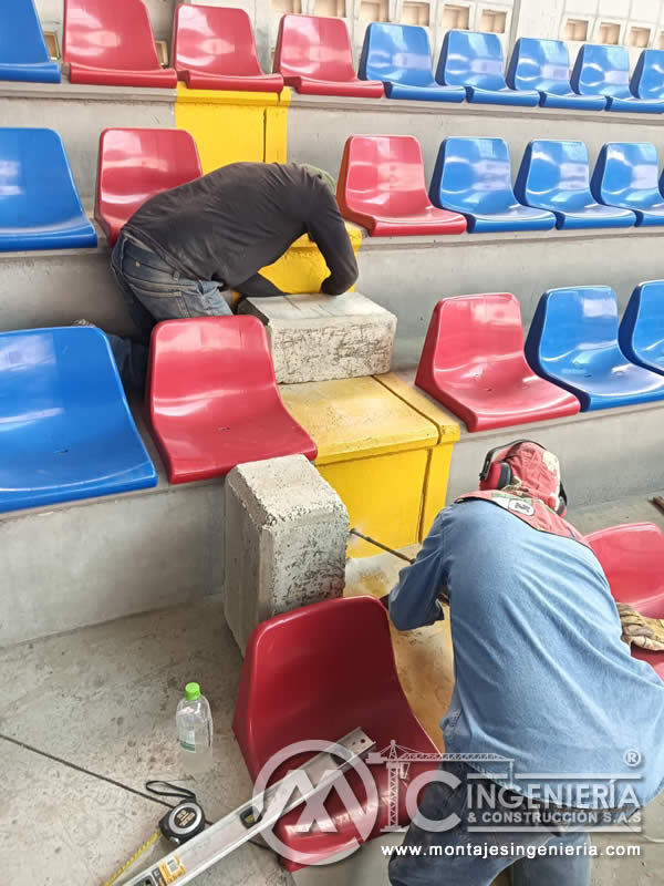 Instalación de volúmenes de concreto para graderías de colisedo en colegio en Bogotá, Colombia. Montajes, Ingeniería y Construcción MIC SAS. Instalación de volúmenes de concreto para graderías de colisedo en colegio en Bogotá, Colombia. Montajes, Ingeniería y Construcción MIC SAS.