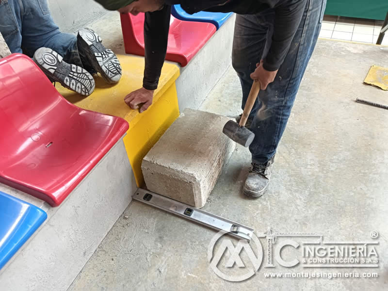 Instalación de volúmenes de concreto para graderías de colisedo en colegio en Bogotá, Colombia. Montajes, Ingeniería y Construcción MIC SAS. Instalación de volúmenes de concreto para graderías de colisedo en colegio en Bogotá, Colombia. Montajes, Ingeniería y Construcción MIC SAS.
