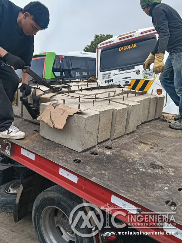 Instalación de volúmenes de concreto para graderías de colisedo en colegio en Bogotá, Colombia. Montajes, Ingeniería y Construcción MIC SAS. Instalación de volúmenes de concreto para graderías de colisedo en colegio en Bogotá, Colombia. Montajes, Ingeniería y Construcción MIC SAS.